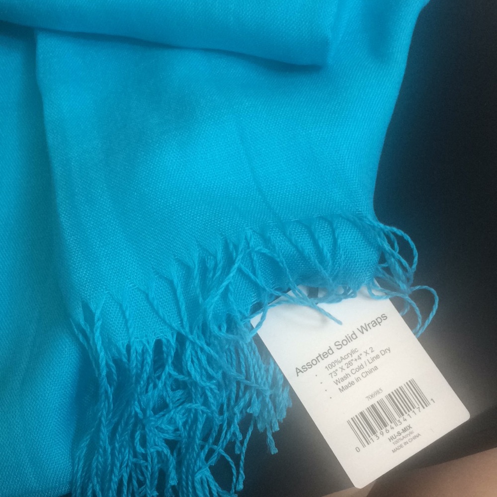 FINAL MARKDOWN Ladies solid wrap - Picture 2 of 2